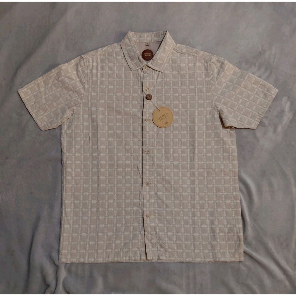 Common People Textured Knit Collar Short Sleeve Button Up Shirt Size Small NWT